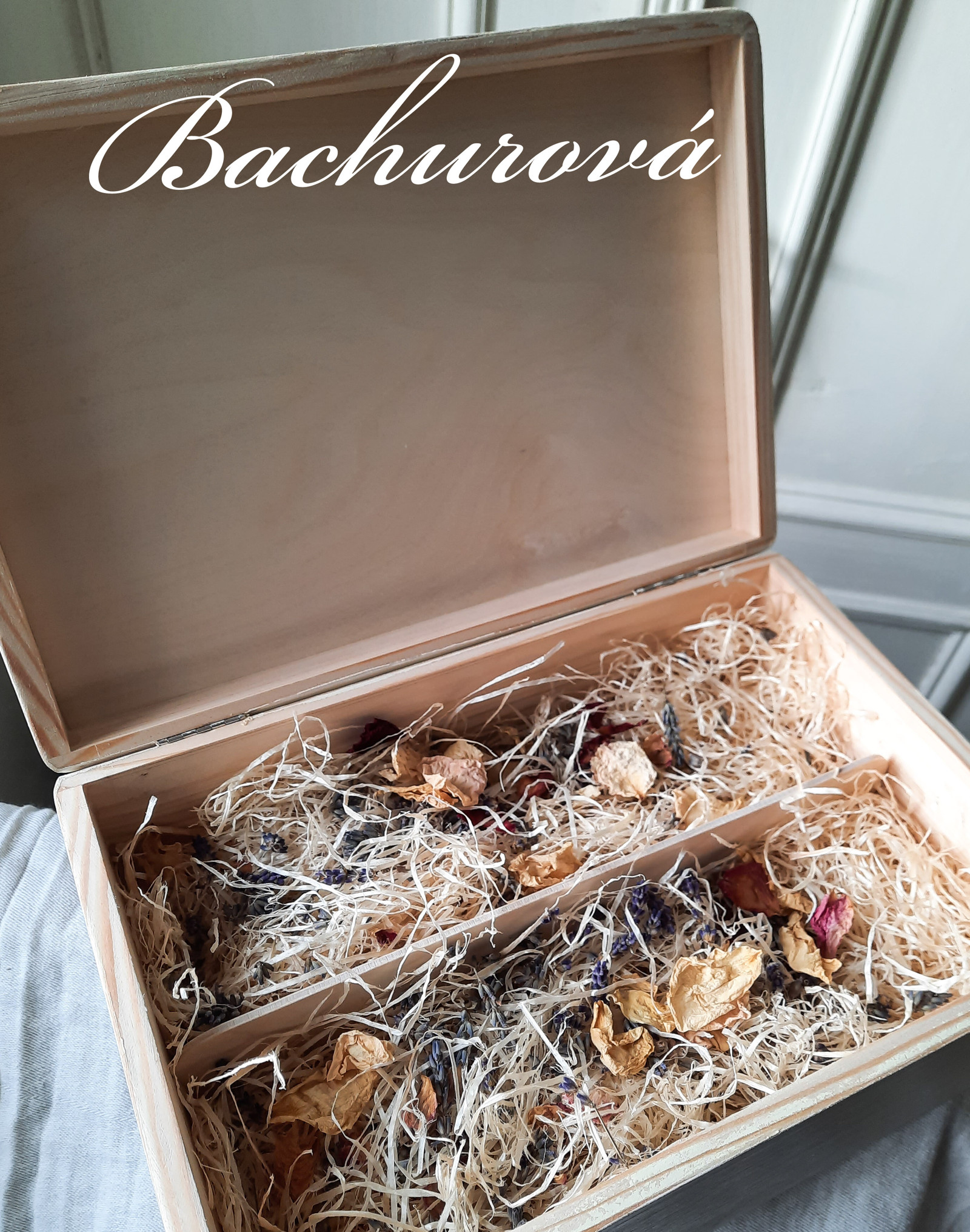 Dárková dřevěná krabice na skleničky