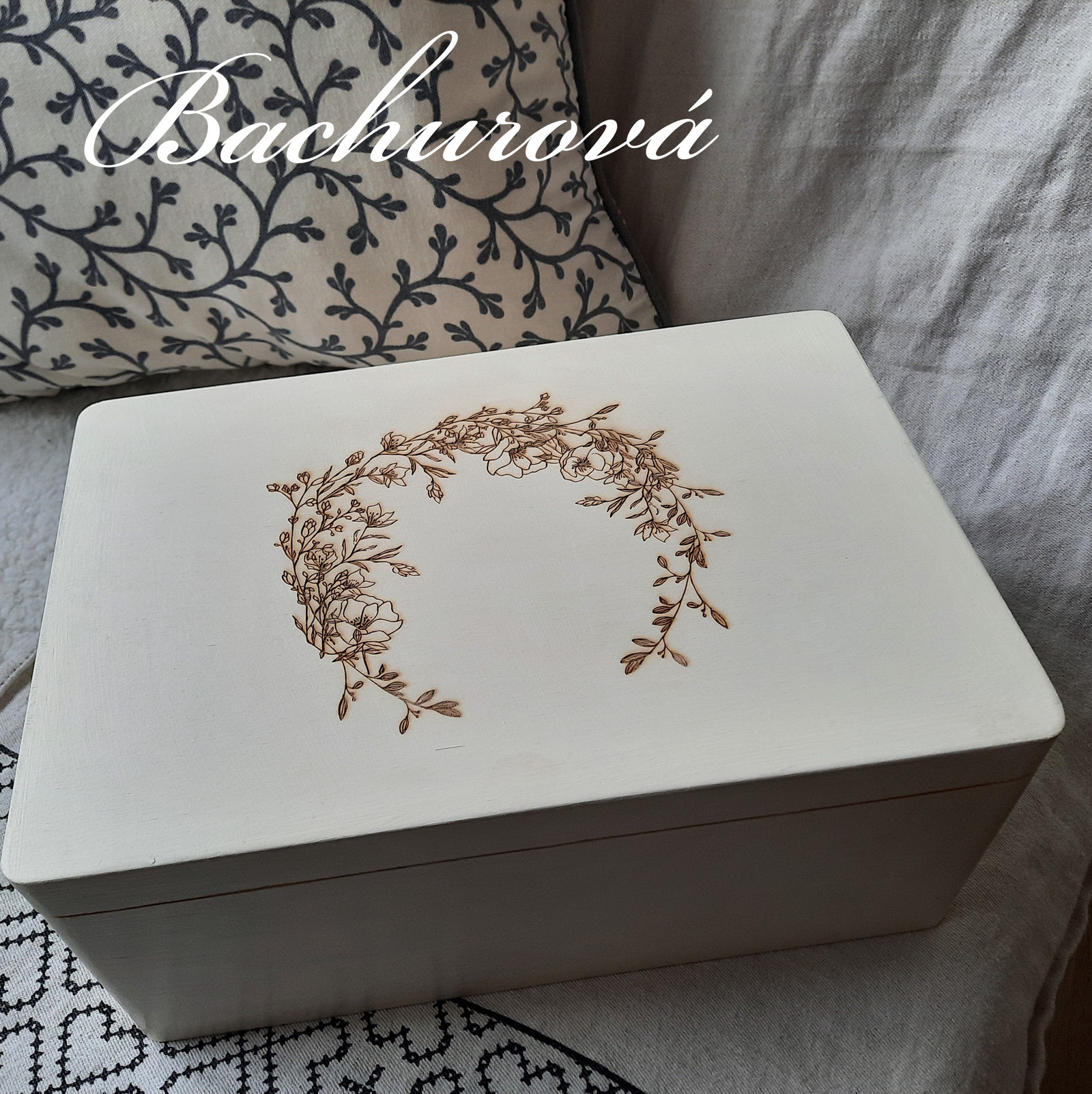 Dárková dřevěná krabice na skleničky