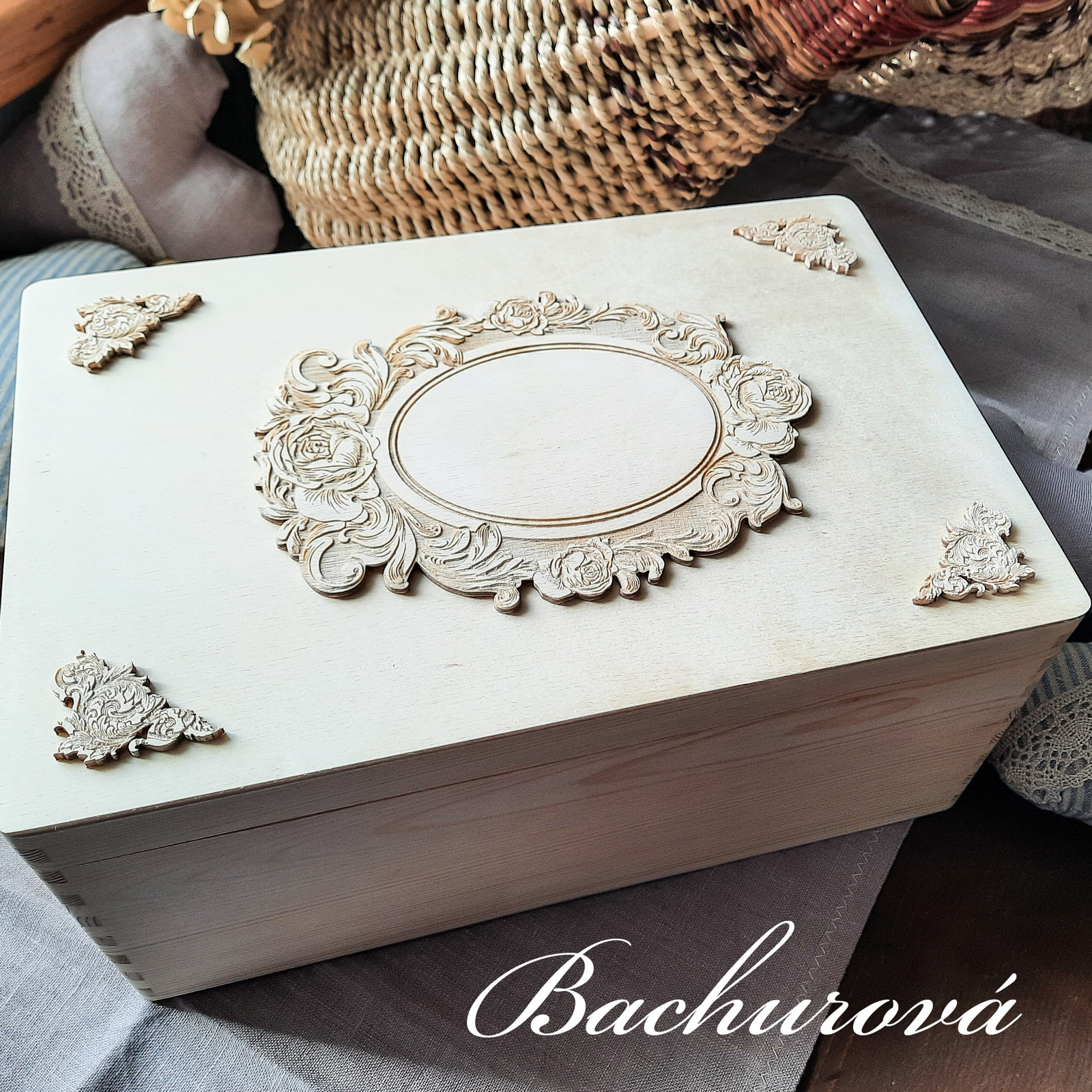 Dárková dřevěná krabice na skleničky s gravítováním